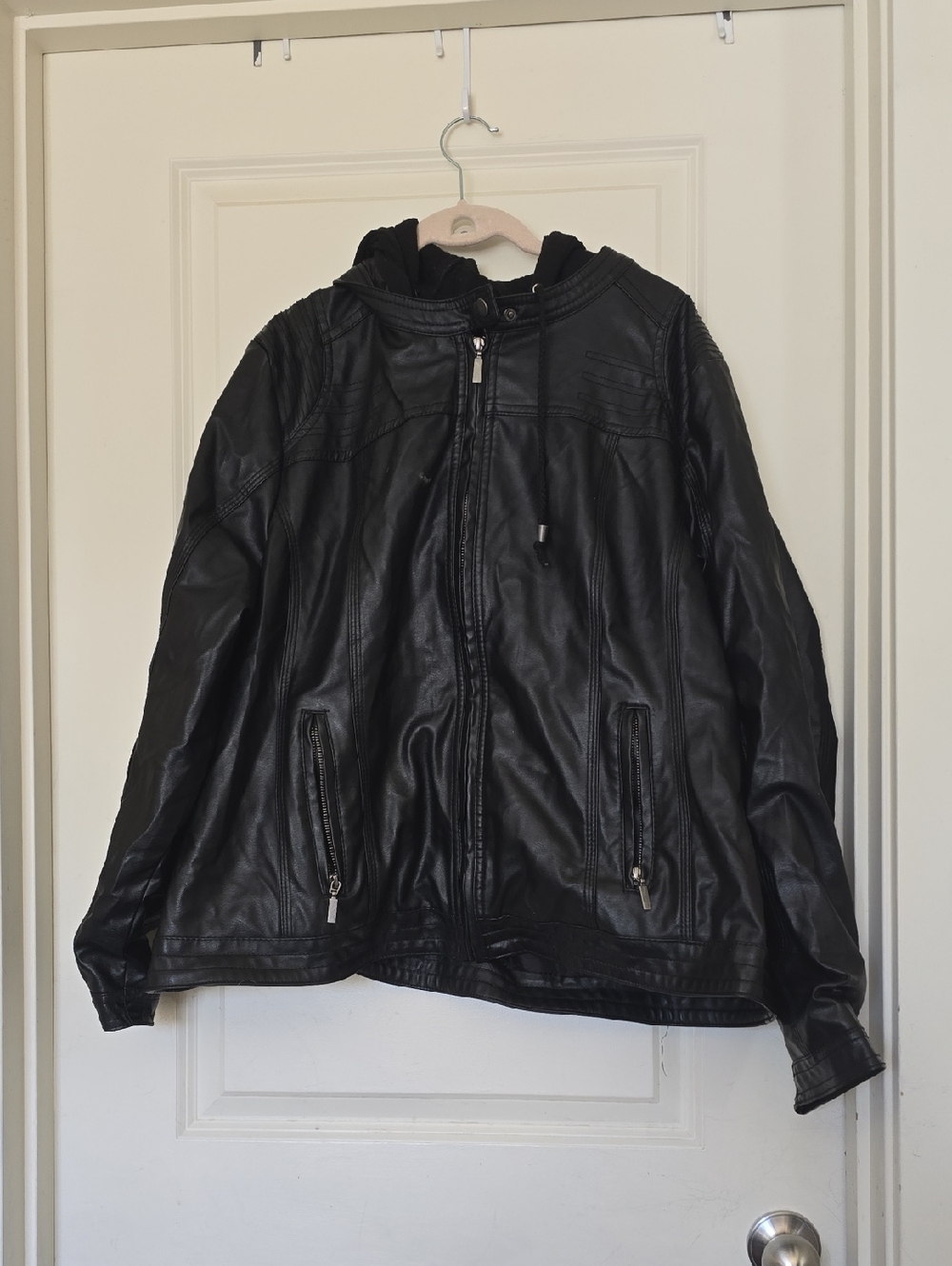 New Look Womens Classic black faux leather jacket with a hood Plus Size